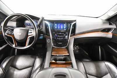 2018 Cadillac Escalade, $26499. Photo 3