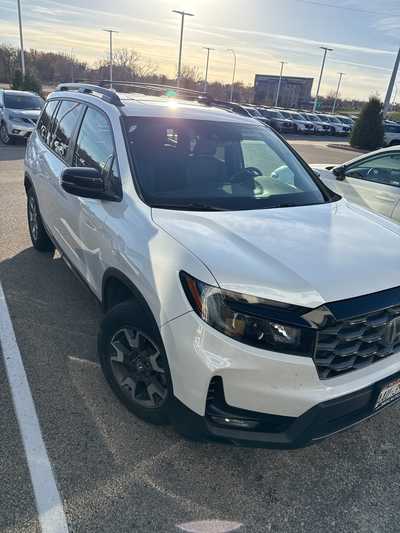 2022 Honda Passport, $29999. Photo 2