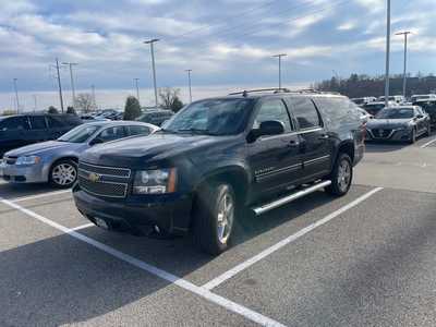 2014 Chevrolet Suburban, $8999. Photo 2