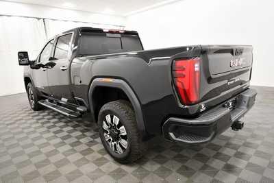 2024 GMC Sierra 2500HD, $67361. Photo 5
