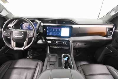 2024 GMC Sierra 2500HD, $70781. Photo 3