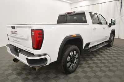 2024 GMC 2500 Crew Cab, $70781. Photo 8