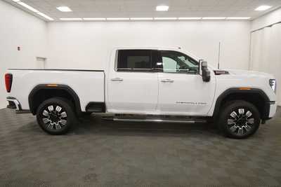 2024 GMC 2500 Crew Cab, $70781. Photo 9