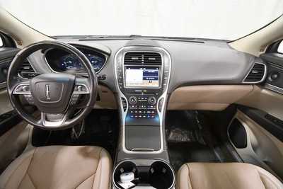 2019 Lincoln Nautilus, $15499. Photo 3