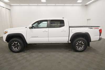 2019 Toyota Tacoma, $32999. Photo 4