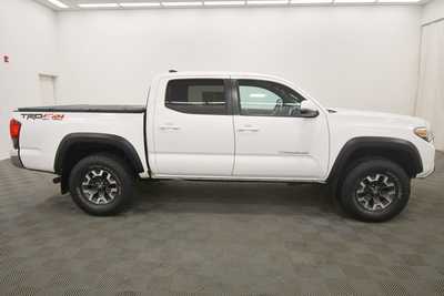 2019 Toyota Tacoma, $31999. Photo 9
