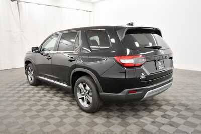 2025 Honda Pilot, $44269. Photo 5