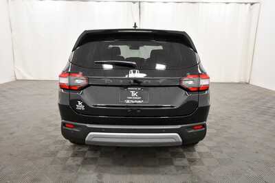 2025 Honda Pilot, $44269. Photo 6