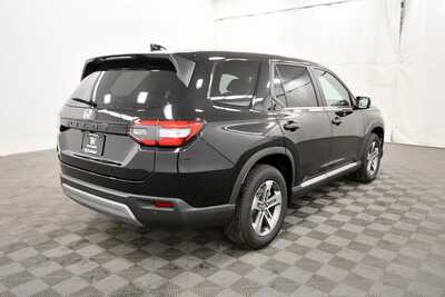 2025 Honda Pilot, $44269. Photo 7