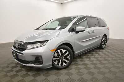 2025 Honda Odyssey, $38999. Photo 2