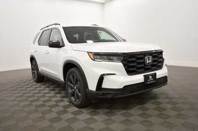 2025 Honda Pilot, $42239. Photo 9