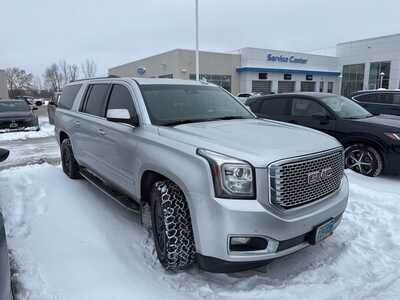2016 GMC Yukon XL, $17999. Photo 2