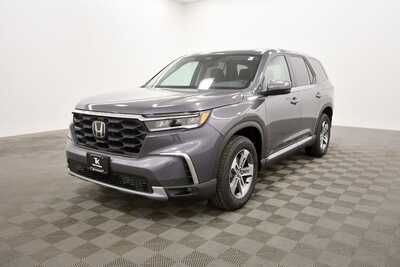 2025 Honda Pilot, $44816. Photo 2