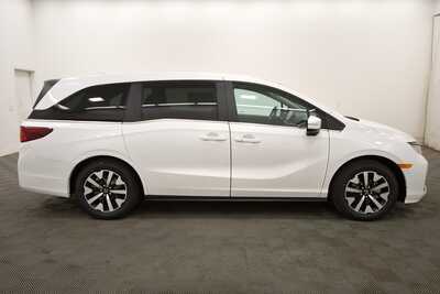 2026 Honda Odyssey, $44745. Photo 8