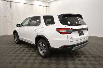 2025 Honda Pilot, $47550. Photo 5