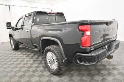 2020 Chevrolet 2500 Crew Cab, $49999. Photo 5