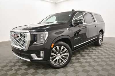 2021 GMC Yukon XL, $46499. Photo 2