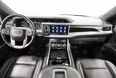 2021 GMC Yukon XL, $46499. Photo 3