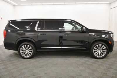 2021 GMC Yukon XL, $46499. Photo 9