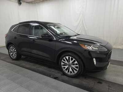 2021 Ford Escape, $20999. Photo 2