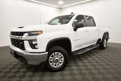 2022 Chevrolet 2500 Crew Cab, $37499. Photo 2