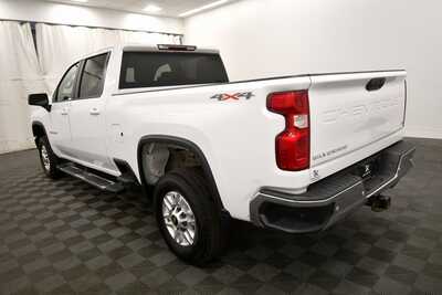2022 Chevrolet 2500 Crew Cab, $37499. Photo 5