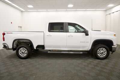 2022 Chevrolet 2500 Crew Cab, $37499. Photo 9