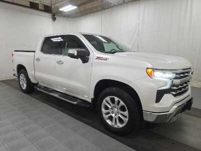 2022 Chevrolet 1500 Crew Cab, $42999. Photo 2
