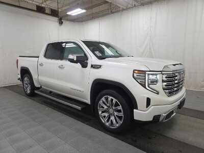 2022 GMC 1500 Crew Cab, $49999. Photo 2