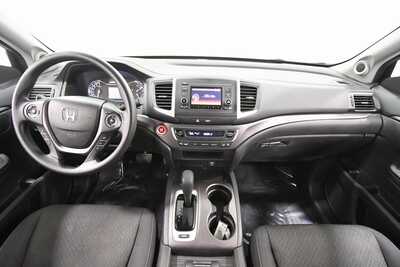 2017 Honda Ridgeline, $20999. Photo 3