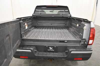 2017 Honda Ridgeline, $20999. Photo 7