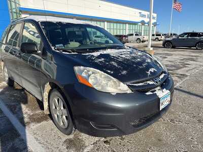2009 Toyota Sienna, $0. Photo 2