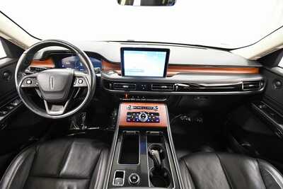 2023 Lincoln Aviator, $42499. Photo 3
