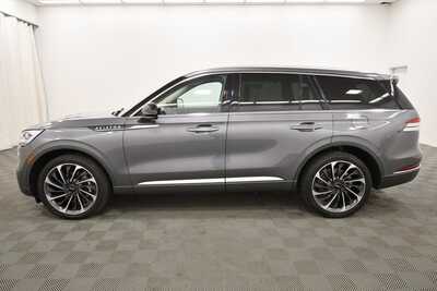 2023 Lincoln Aviator, $42499. Photo 4