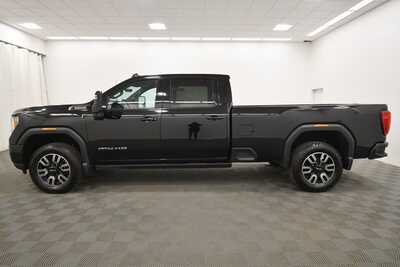 2022 GMC 2500 Crew Cab, $56899. Photo 4