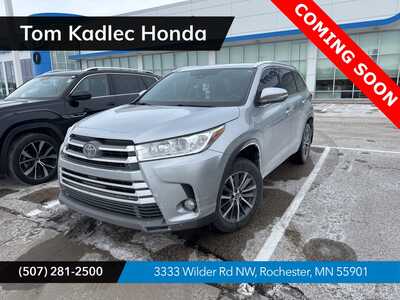 2017 Toyota Highlander, $20499. Photo 1