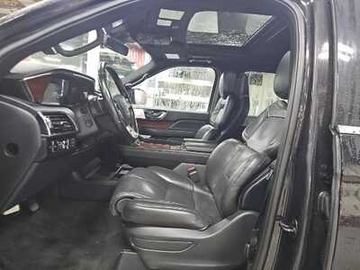 2023 Lincoln Navigator L, $61999. Photo 3