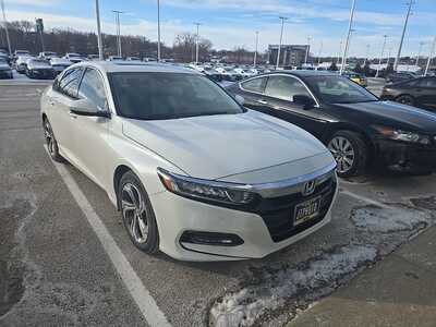2018 Honda Accord, $19999. Photo 2