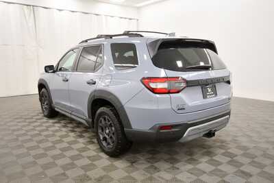 2025 Honda Pilot, $48360. Photo 5