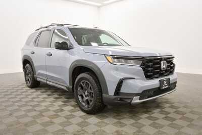 2025 Honda Pilot, $48360. Photo 9