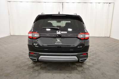 2025 Honda Pilot, $54575. Photo 6