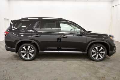 2025 Honda Pilot, $54575. Photo 8