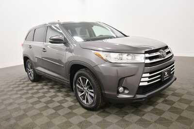 2017 Toyota Highlander, $19249. Photo 10