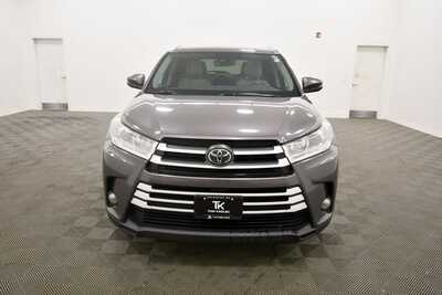 2017 Toyota Highlander, $19249. Photo 11