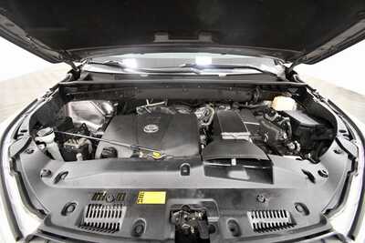 2017 Toyota Highlander, $19249. Photo 12