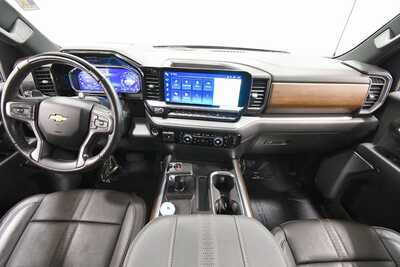 2024 Chevrolet 1500 Crew Cab, $51974. Photo 3