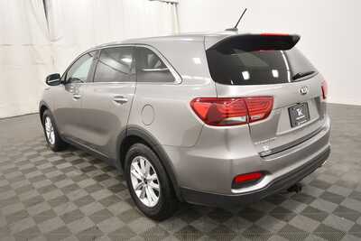 2019 Kia Sorento, $12499. Photo 5