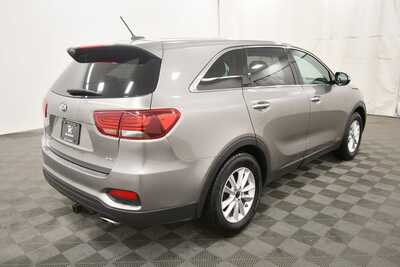 2019 Kia Sorento, $12499. Photo 8