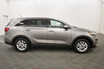 2019 Kia Sorento, $12499. Photo 9