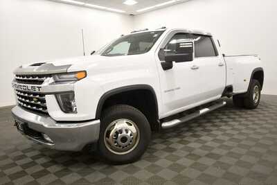 2021 Chevrolet 3500 Crew Cab, $47499. Photo 2